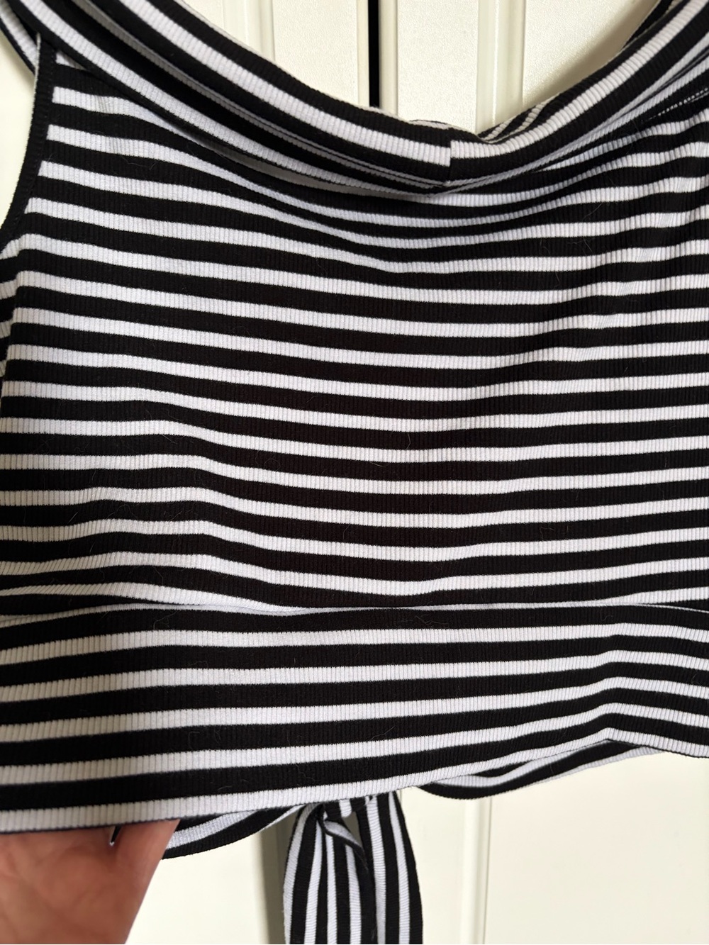 GUESS Shirt -Black & White Stripes with Tie Front Cropped Top Banded Bottom - Picture 5 of 5